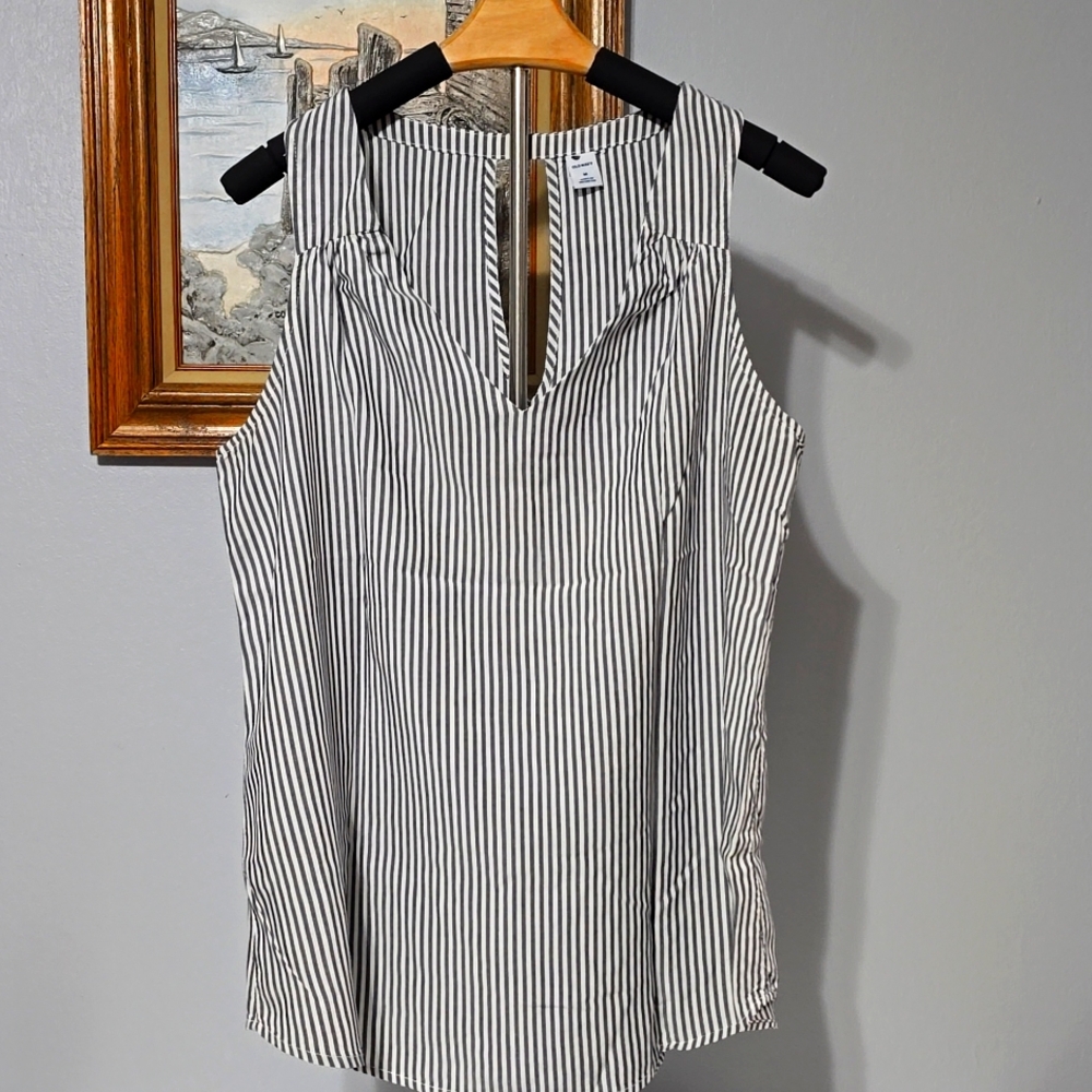 Old Navy Striped Blue and White Sleeveless Tank Top - Picture 1 of 10